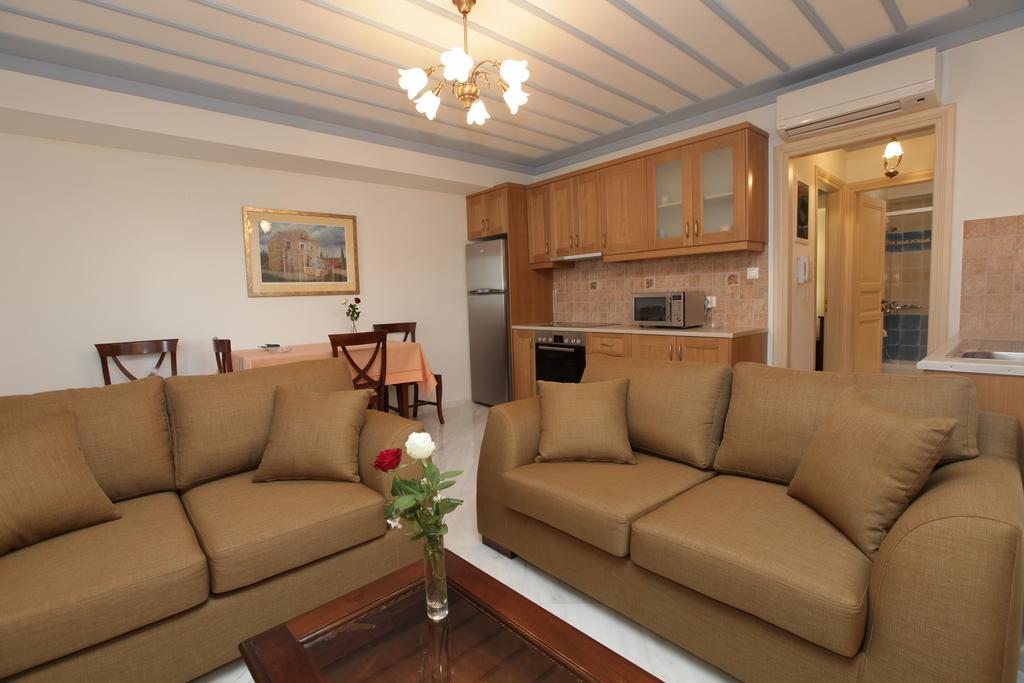 Avgerinos Hotel Kampochora  Zimmer foto