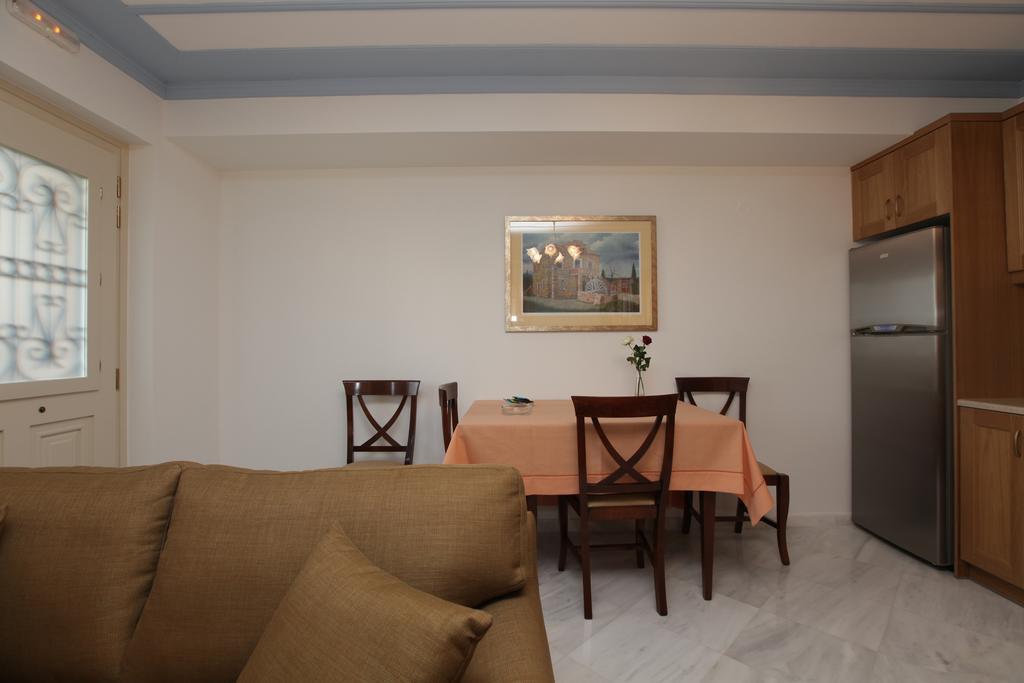 Avgerinos Hotel Kampochora  Zimmer foto