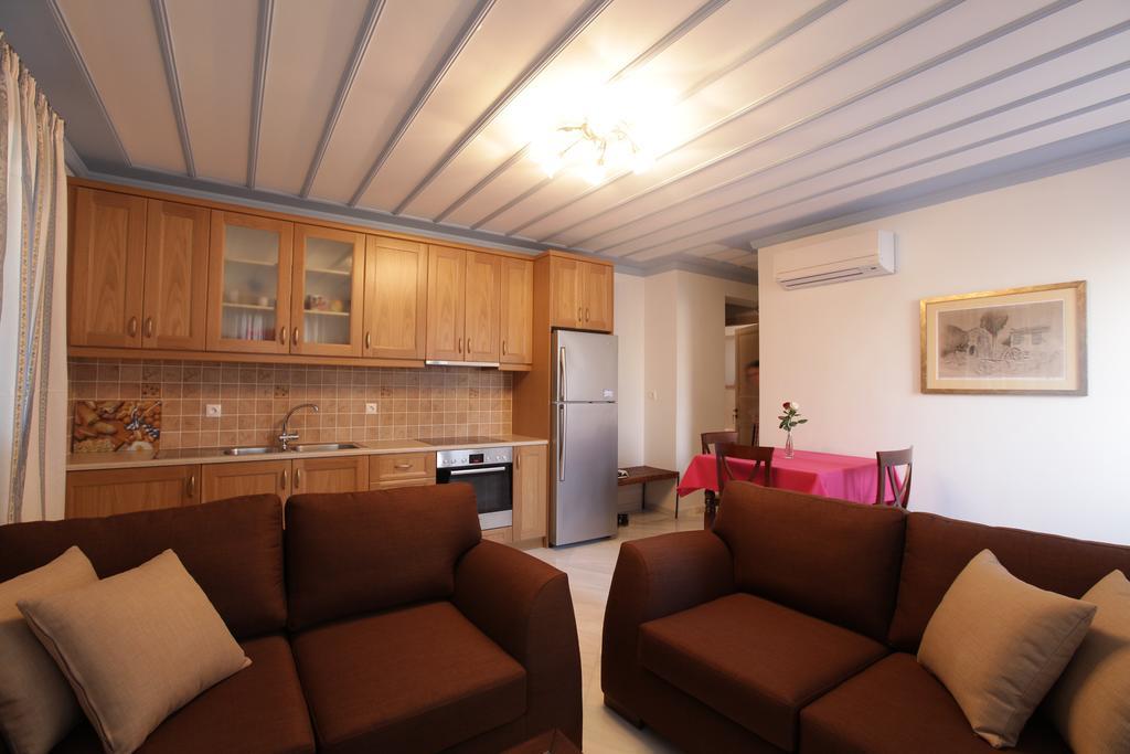 Avgerinos Hotel Kampochora  Zimmer foto